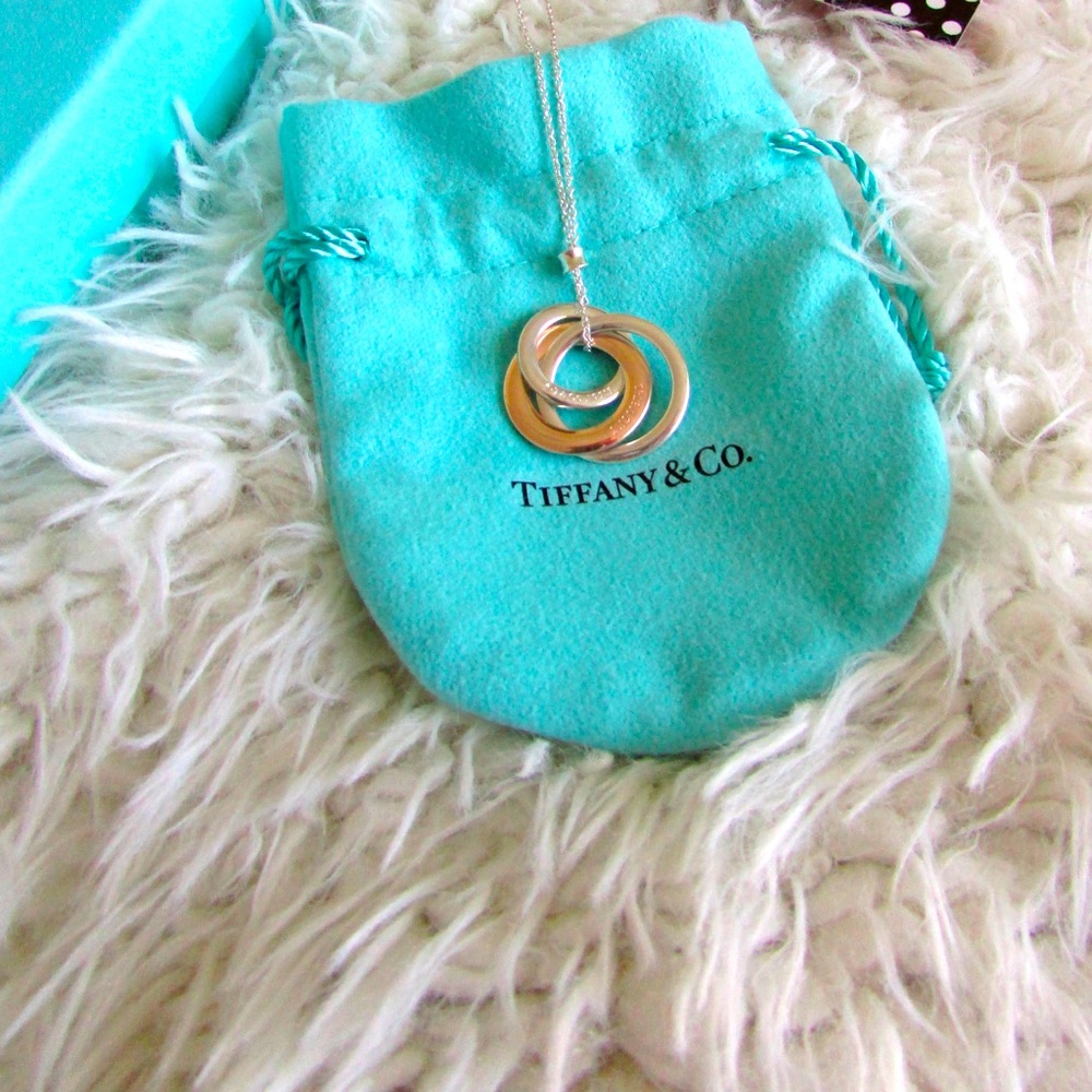 [SOLD] 18” Rubedo & Silver Interlocking Circles necklace